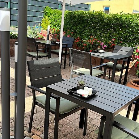 Hotel Restaurant Germania Neuwied Bagian luar foto